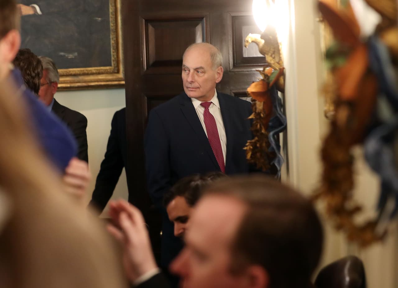 Kelly dice que Trump "ha olvidado cómo ocurrió realmente" la salida de Mattis de la Casa Blanca