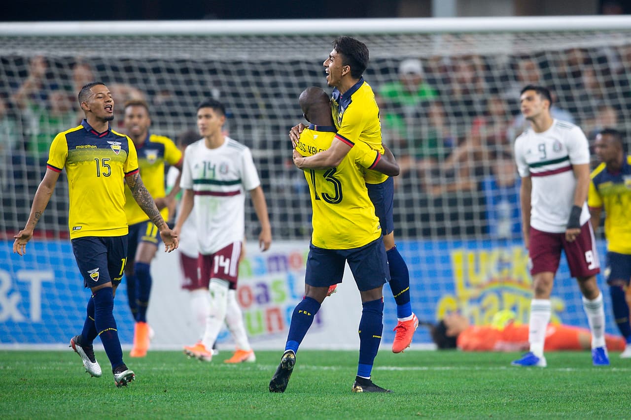 El delantero del León, Ángel Mena, fue el autor del gol de tiro libre para Ecuador, el 1-1 al minuto 47'.