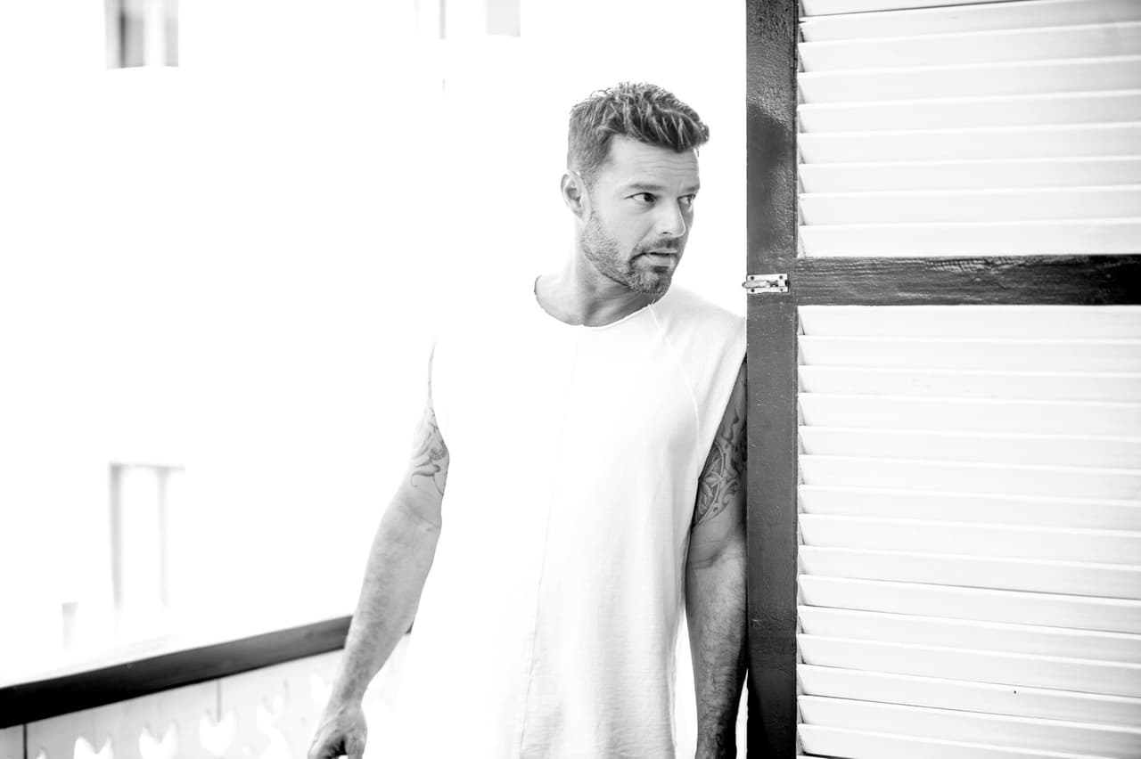 “Tomemos riesgos aventureros inclusive a nivel emocional. #zodiaco”-Ricky Martin.