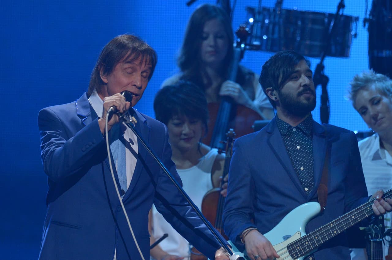 Entre canción y canción, Roberto Carlos agradeció a amigos, familiares y a su público en general.