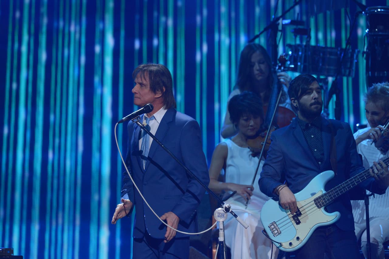 El intérprete de ‘Si el amor se va’ conquistó a su público llevándolos al pasado.