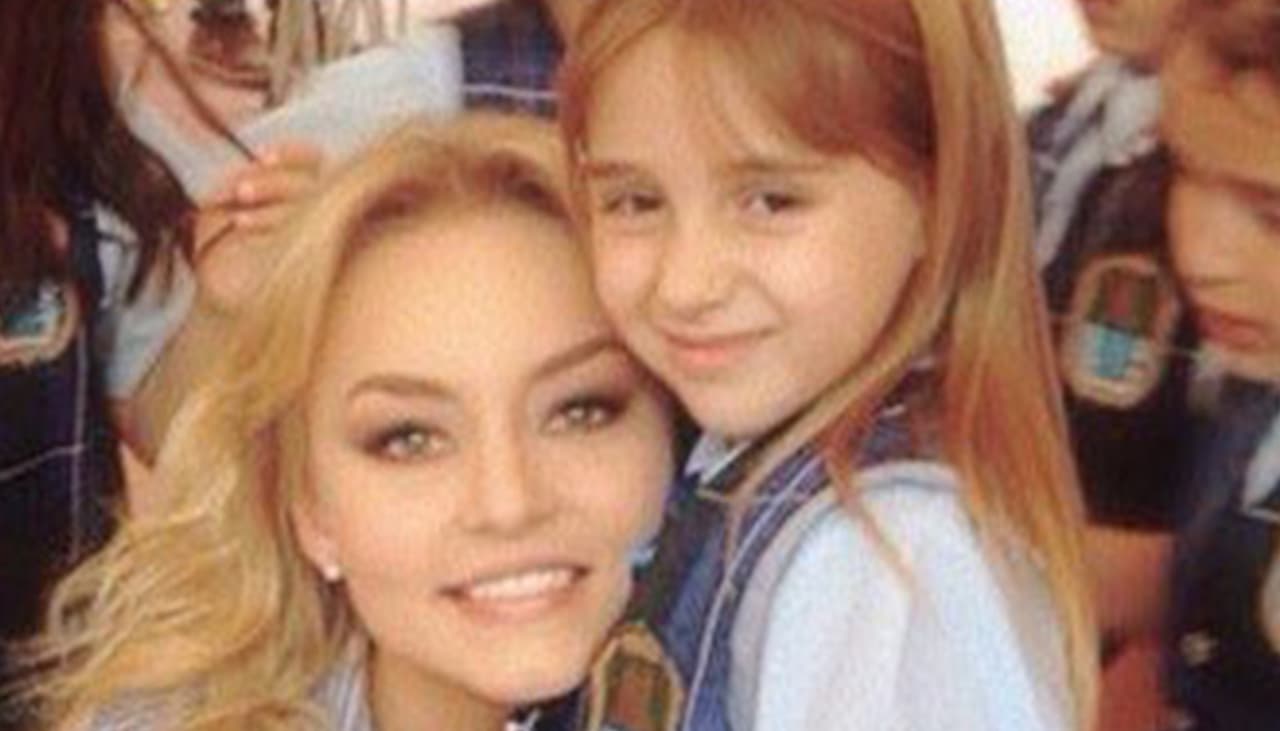 Como está atriz de "O Que a Vida Me Roubou": Victoria já tem 15 anos e segue na carreira