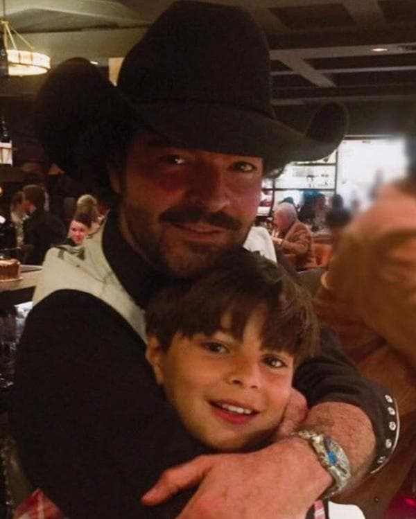 El actor y cantante reconoció a Daniel después de muchos años de pleitos, por lo que ahora ya se hace responsable de su manutención.