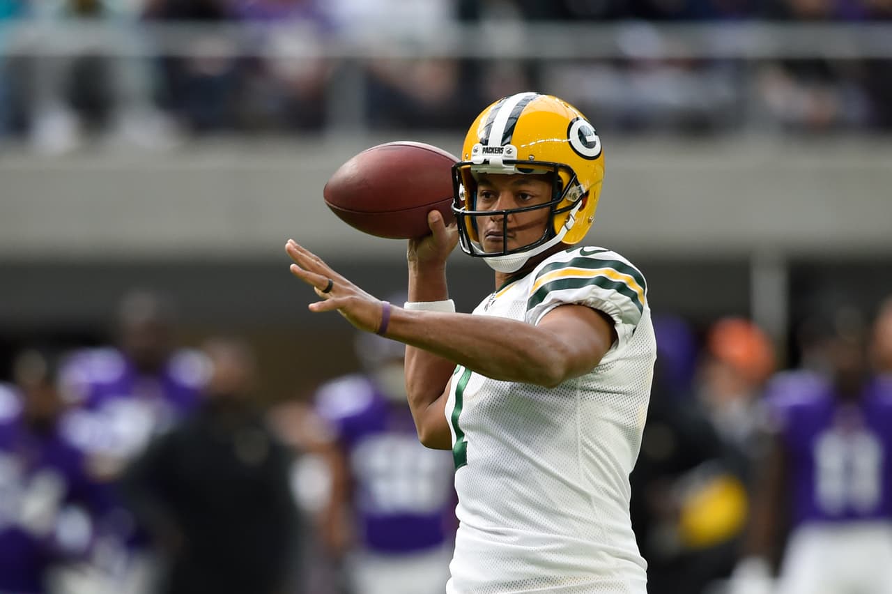 Brett Hundley tuvo una pobre actuación supliendo a Rodgers. El mariscal de campo acertó 18 de 33 envíos para 157 yardas. Tuvo una anotación y 3 intercepciones.