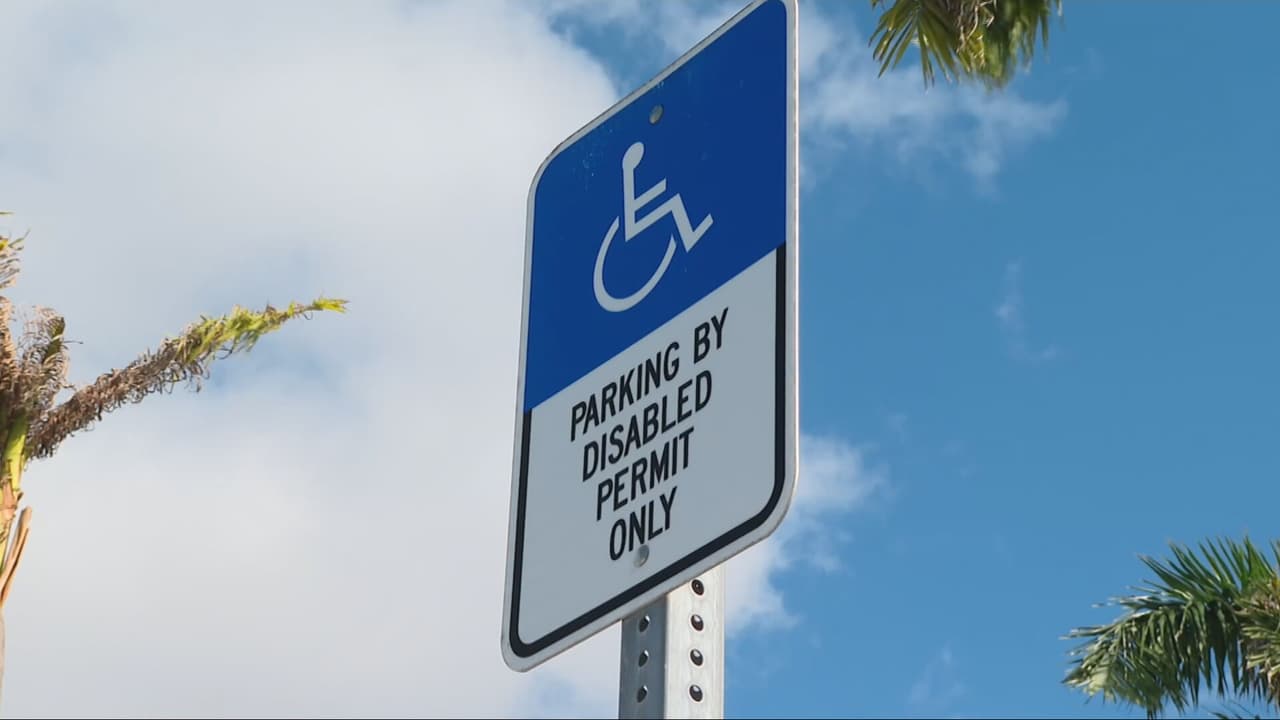 Tras denuncias de fraude, auditan permisos de parqueo para discapacitados en Miami-Dade