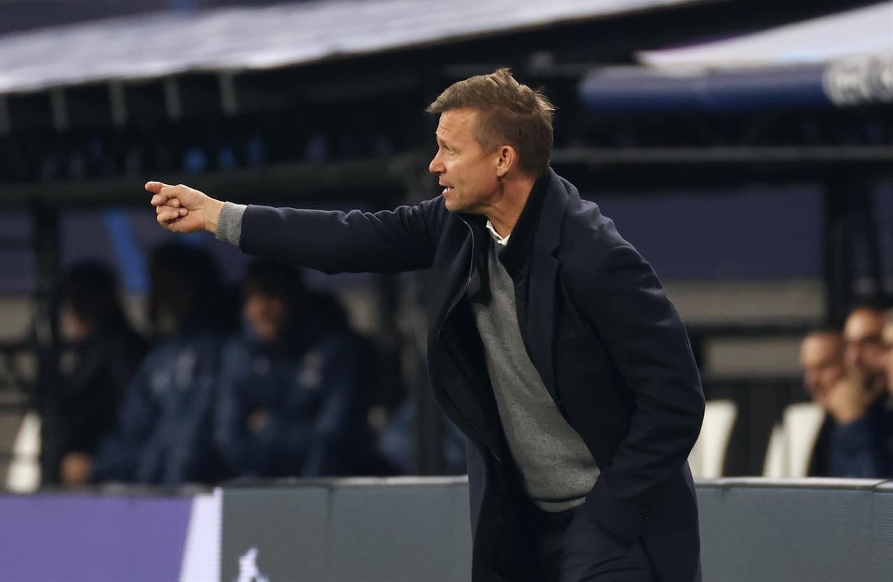 Paris Saint Germain empata ante el RB Leipzig con marcador 2-2, con doblete de Georginio Wijnaldum (21’, 39’) a favor de la visita. Las otras dos anotaciones fueron deChristopher Nkunku(8') yDominik Szoboszlai (90'+2'), durante la fase de grupos en la UEFA Champions League.