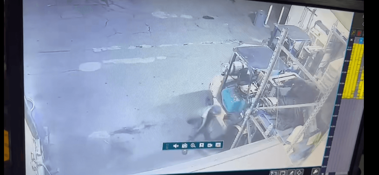 Si conoce a alguno de los sospechosos puede comunicarse al 1-800-282-5804.