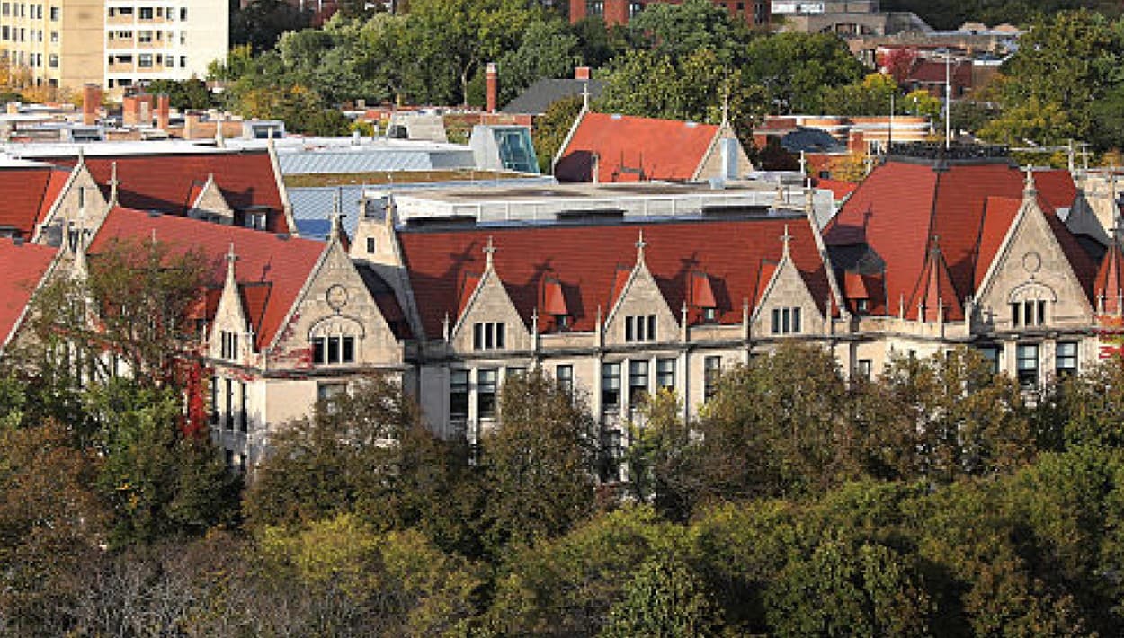 Agresión sexual en fiesta de la fraternidad Alpha Epsilon Pi en la Universidad de Chicago