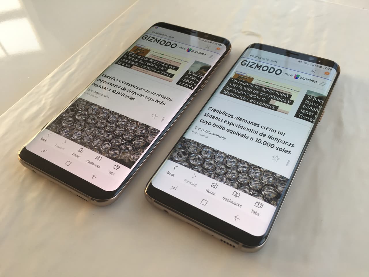 El nuevo Galaxy viene en dos versiones, S8 y S8+. En el primero, la pantalla ocupa 5'8 pulgadas, en el segundo 6'2.