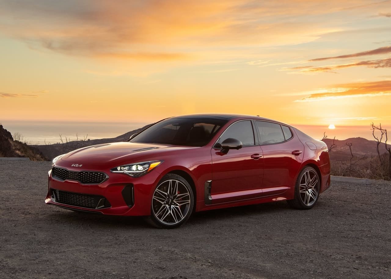 <h3 class="cms-H3-H3"><b>Categoría - Carros grandes</b></h3>
<br>
<br>Kia Stinger