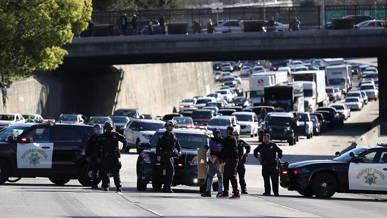 Tiroteo en la autopista I-580 de Oakland deja dos muertos y dos heridos, según reportes