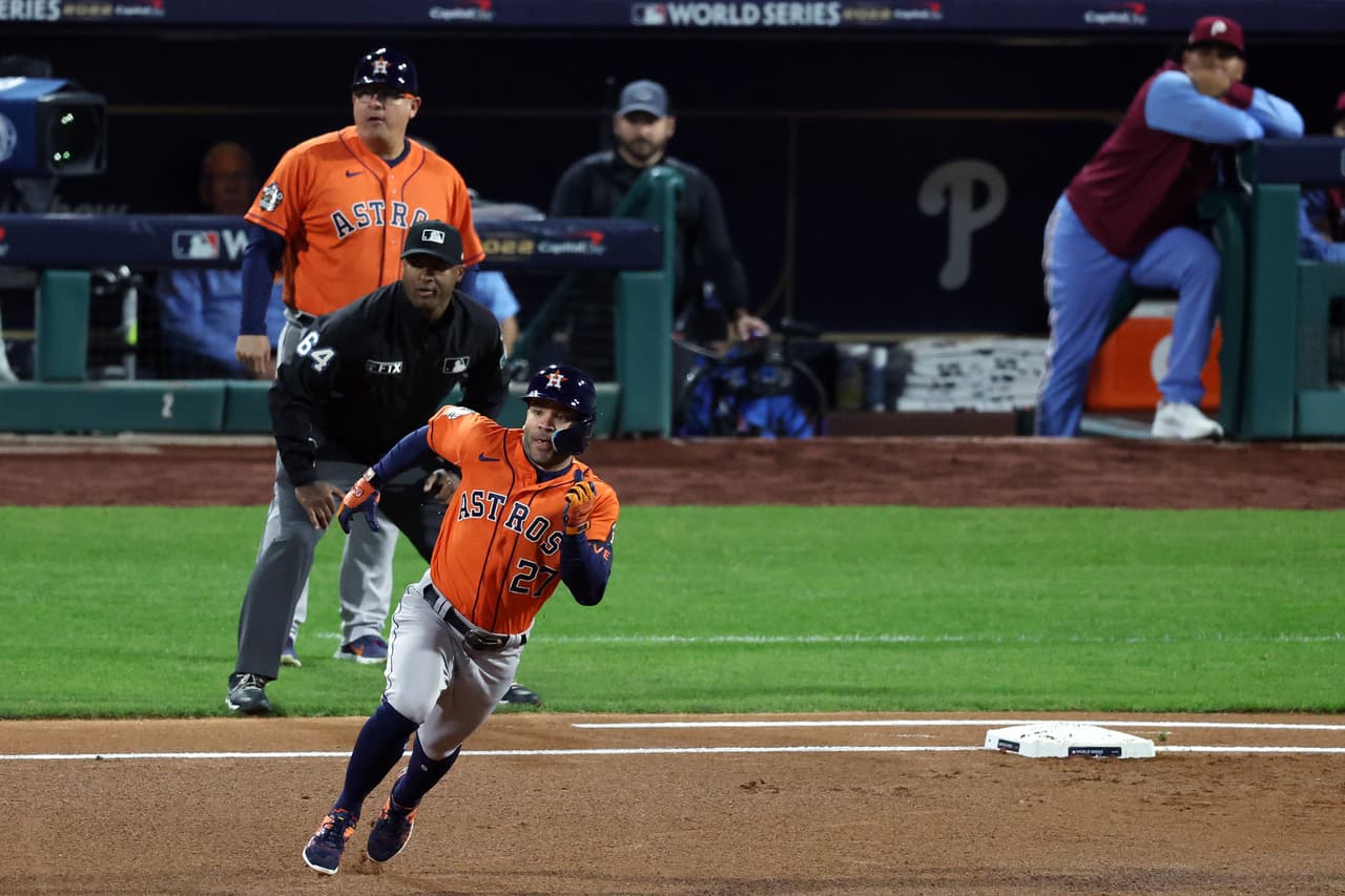 En la primera entrada, José Altuve anotó una carrera gracias al sencillo de Peña.