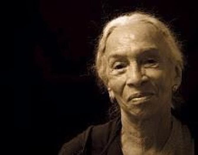 En 'La Dueña' (1995) encarnó a Martina y la vimos junto a Angélica Rivera y Cynthia Klitbo. Una de las escenas más impactantes de esta producción de Florinda Meza fue protagonizada por Josefina Echánove. Su personaje muere en manos de Laura, villana de la historia, que la avienta desde lo alto de las escaleras de la hacienda.