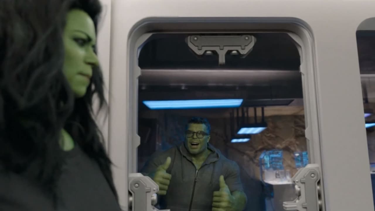 She-Hulk y el Profesor Hulk probando los poderes de Jennifer.