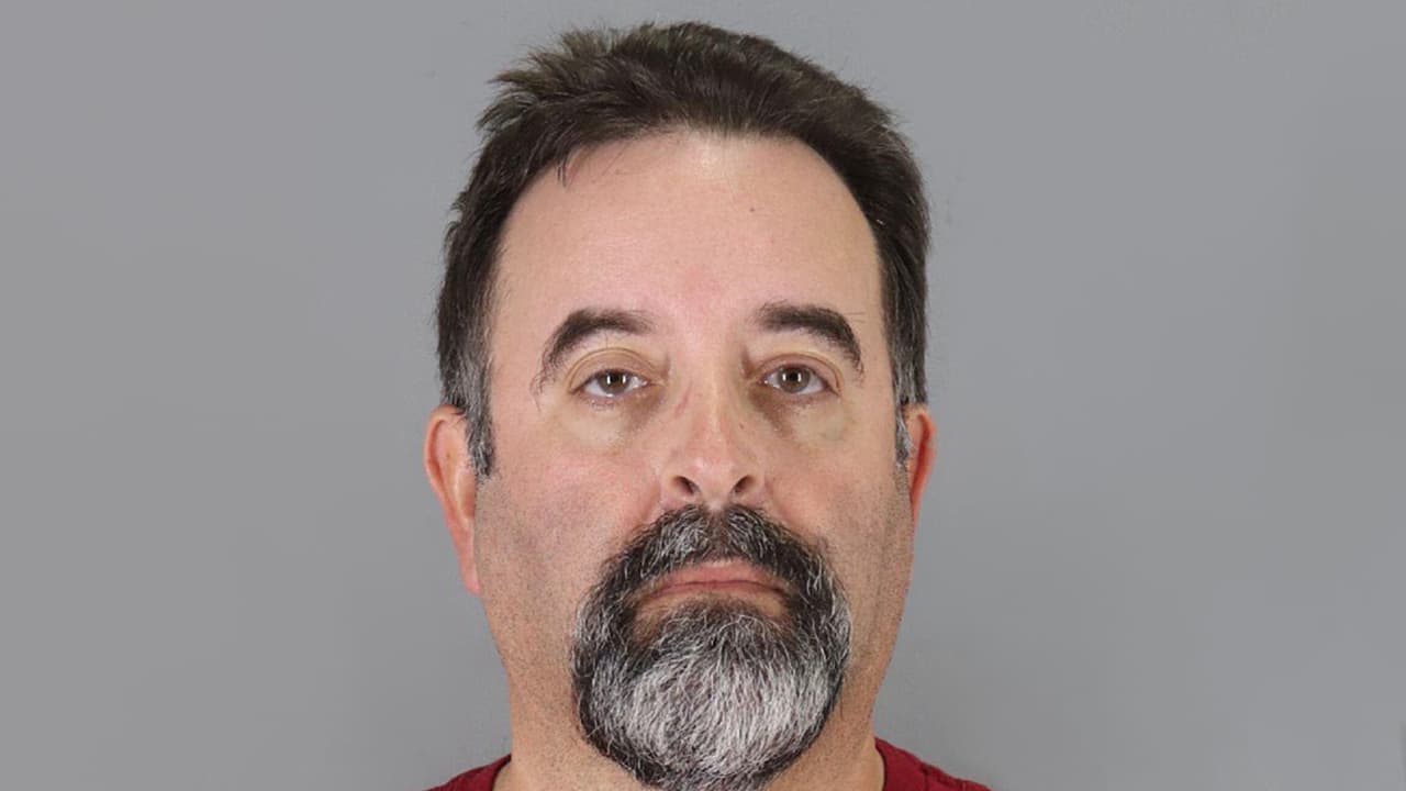 Arrestan a hombre bajo la sospecha de posesión de pornografía infantil en la Península