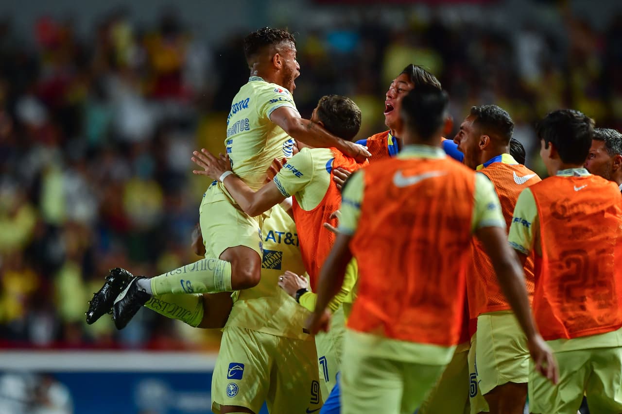 El América derrotó 1-2 a Necaxa y llegó a 9 triunfos consecutivos, una marca histórica para ellos.
<br>