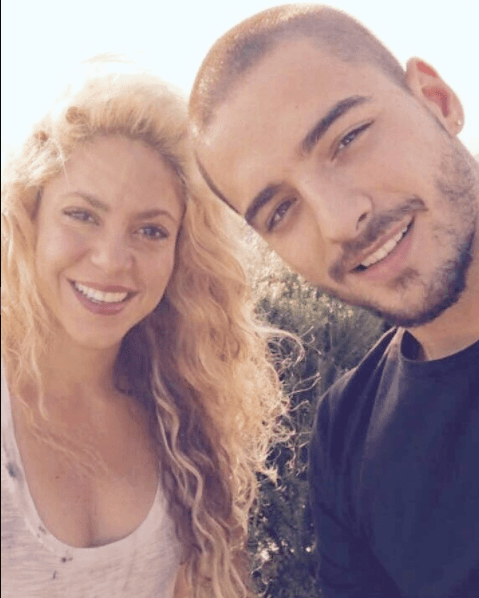 Ambos artistas estuvieron involucrados en el proceso de composición y producción de la canción. Lo hicieron en Barcelona en el estudio de Shakira.