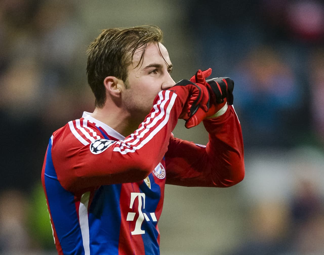 Götze falla un penal en FIFA15 y recompensa a un aficionado