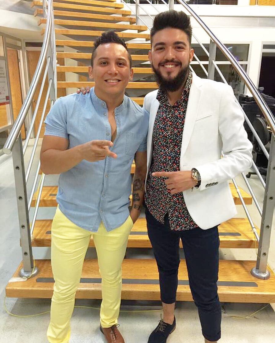 Lo último que salió a la luz tiene que ver sobre la amistad que los dos cantantes mantienen y según Raúl Brindis, también hay una información no confirmada ni oficial sobre el futuro del joven vocalista.