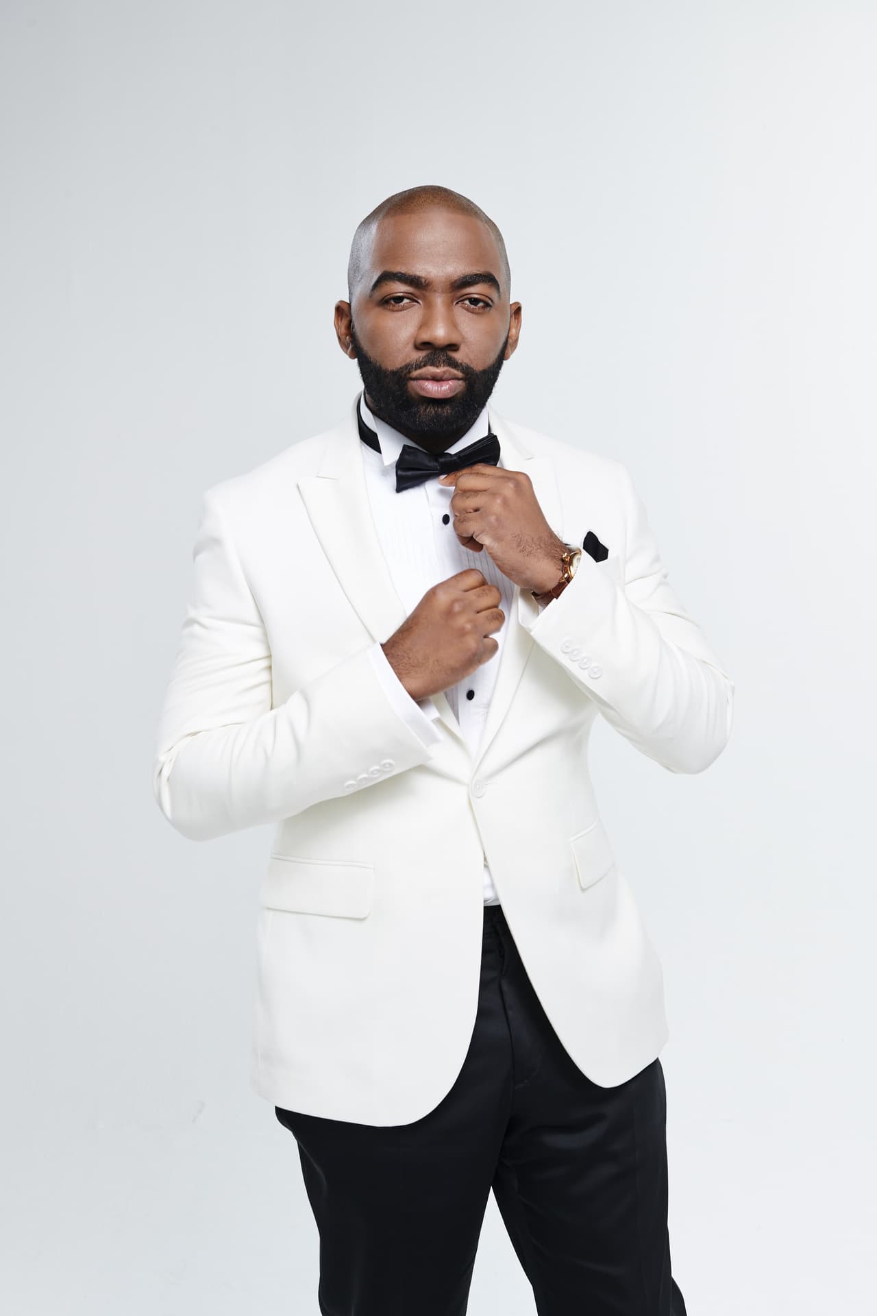 Francisco Alexander Brea, mejor conocido como
<a href="https://www.univision.com/shows/mira-quien-baila/brea-frank-el-duro-de-la-radio" target="_blank">Brea Frank</a>, es un locutor de radio dominicano de 34 años, que se ha ganado el corazón de sus radioescuchas con su carisma.