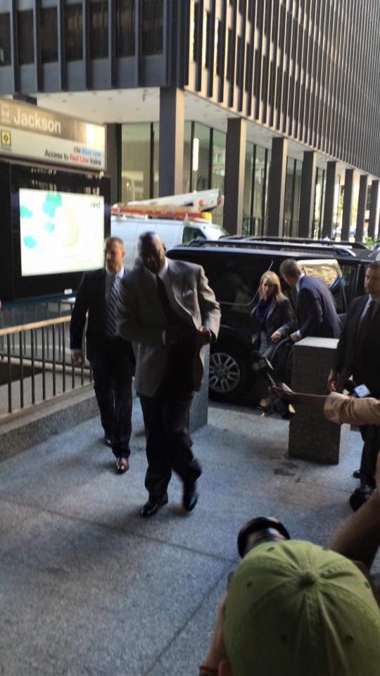 Pero el anunció les salió más caro de lo que pensaban, pues Jordan apareció en la corte Everett M. Dirksen de Chicago para defender el uso de su marca.