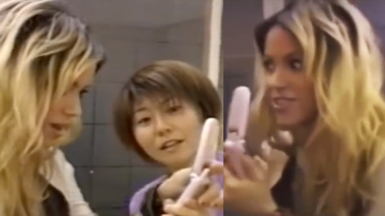 Shakira ve por primera vez un celular con cámara