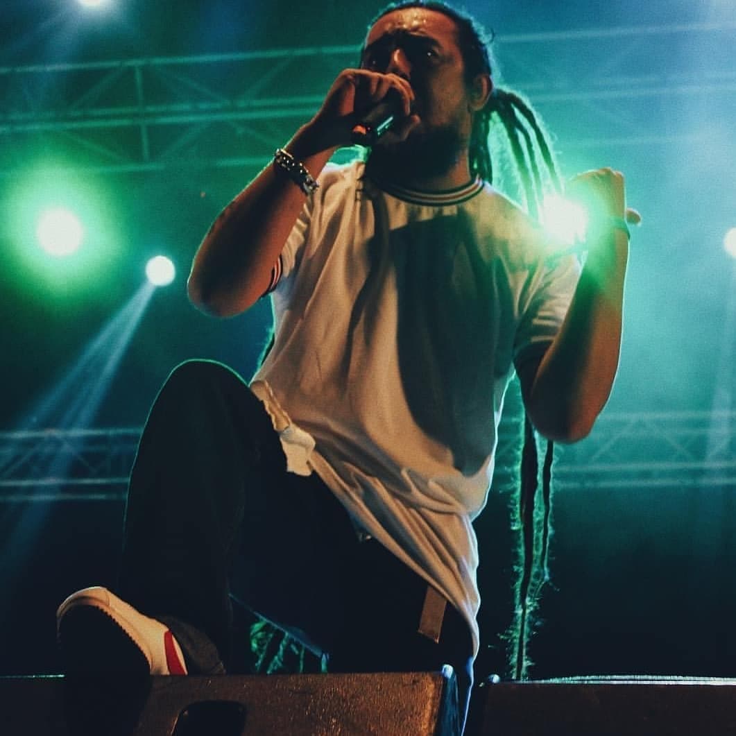 <b>Morodo</b> es un artista español de reggae y su tema ‘
<b><a href="https://www.youtube.com/watch?v=SyPfnWv5LVU" target="_blank">Fumo marihuana</a></b>’ es mundialmente conocido y escuchado.