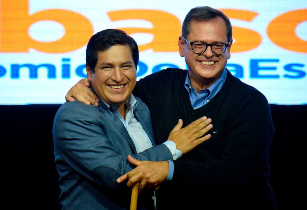 El candidato de Union por la Esperanza, Andres Arauz y su compañero de fórmula, Carlos Rabascall.