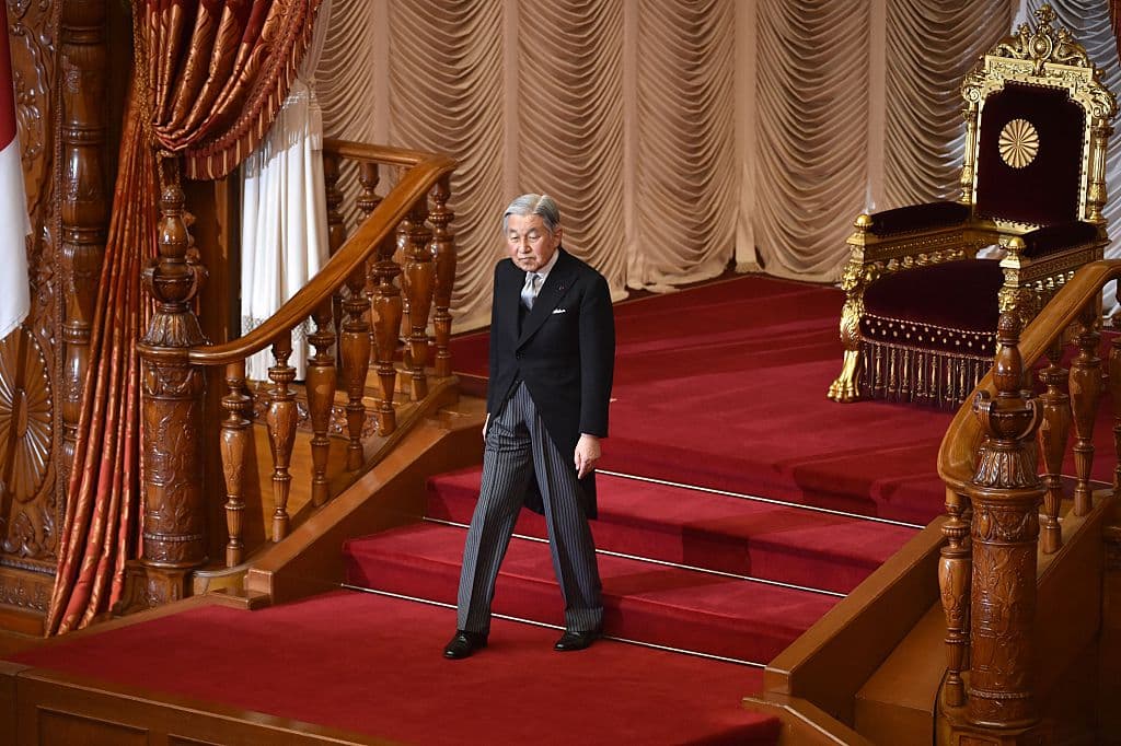 El emperador de Japón a punto de cumplir un gran deseo: renunciar a la corona (gracias a una ley hecha solo para él)