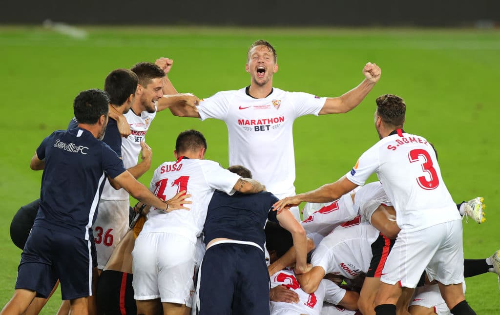 Las postales de la celebración del cuadro de Lopetegui tras imponerse al Inter en la final.