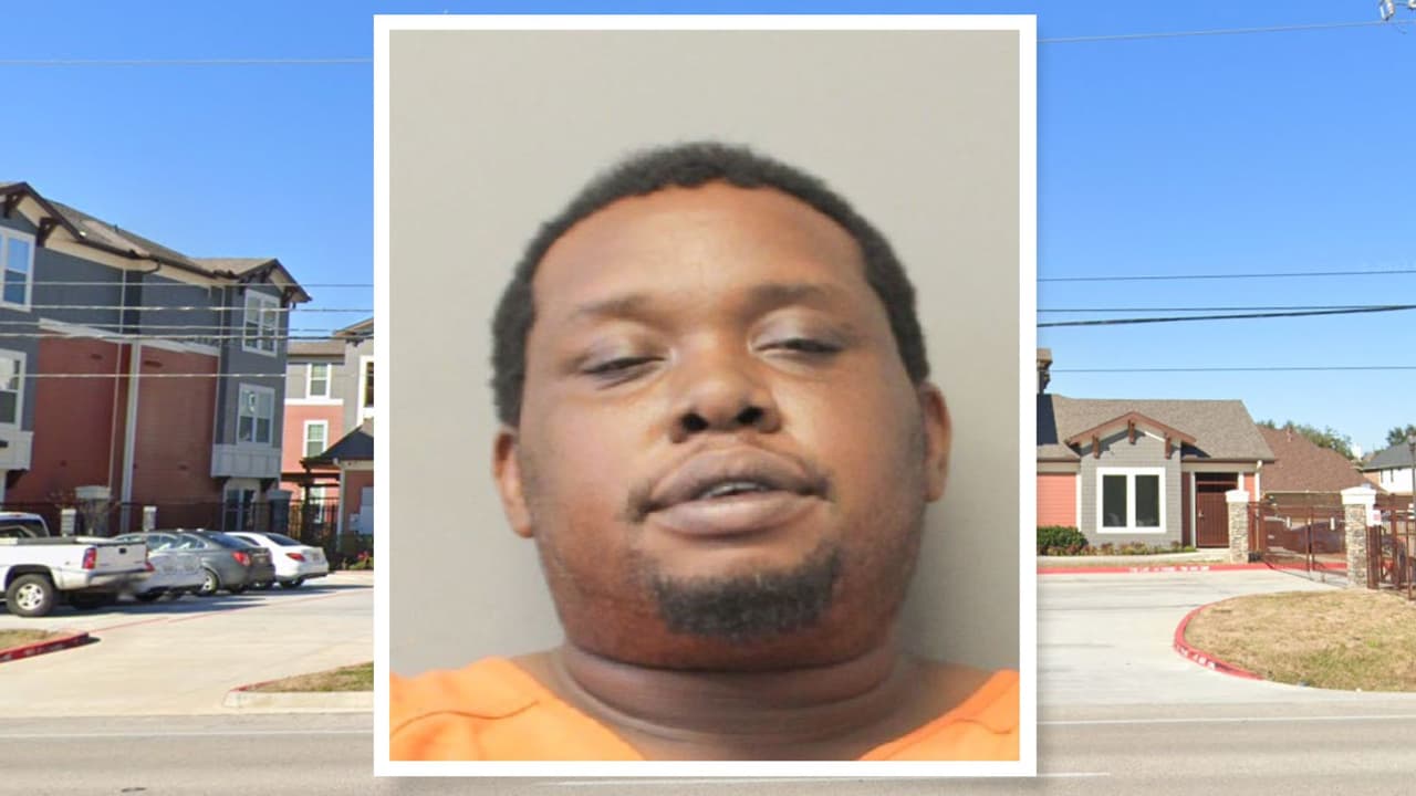 Jonathan Hooper está acusado de golpear y estrangular a una mujer porque se negó a soltar su celular