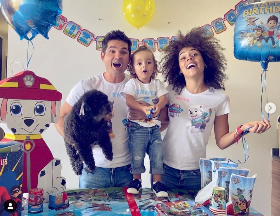 "Dentro de mí hay una fuerza que me dice:
<b><a href="https://www.tvnotas.com.mx/noticias-espectaculos-mexico/ferdinando-valencia-nos-abre-su-corazon-y-nos-revela-como-enfrento-la" target="_blank">'Quiero más, soy muy niñero'</a></b>", dijo a principios de abril en una entrevista para TVNotas.