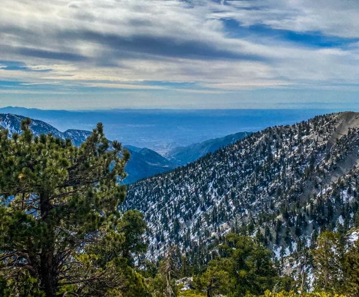 De acuerdo con los expertos, las primeras horas del día son las ideales para iniciar las caminatas, ya que la temperatura y la posición del sol serán tus aliados.
<br>
