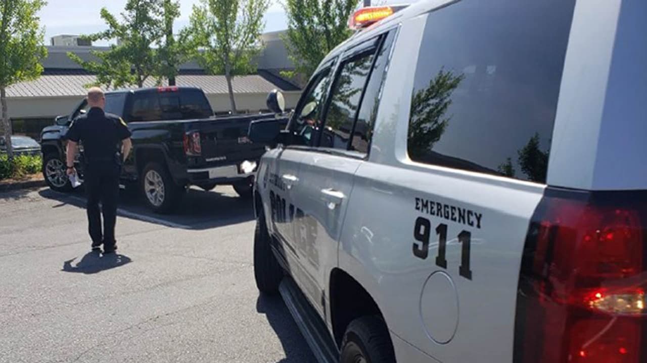 La primera operación se desarrolló este lunes entre las 9 am y 2 pm sobre Ashford Dunwoody Road. El objetivo era encontrar a conductores distraídos al volantes, informó en un comunicado el Departamento de Policía local.