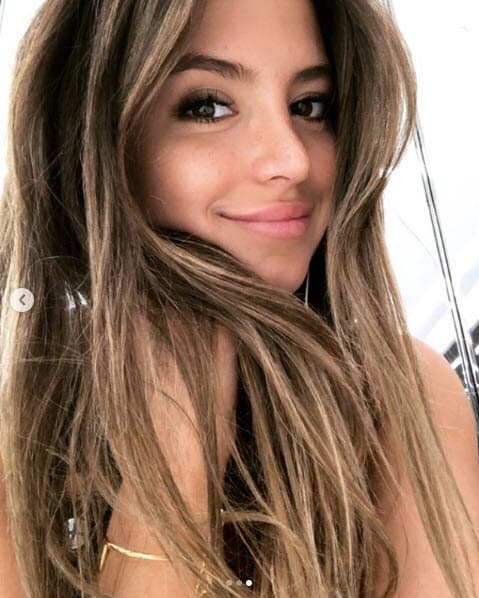 Cabe resaltar que la nueva conquista de 'Chicharito' es ocho años menor que el futbolista mexicano.