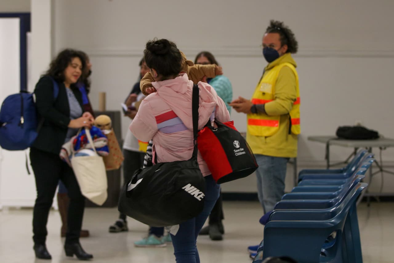 Solo una persona se quedará en la ciudad, según el representante estatal Amen Brown, quien se reunió con las familias en el norte de Filadelfia.