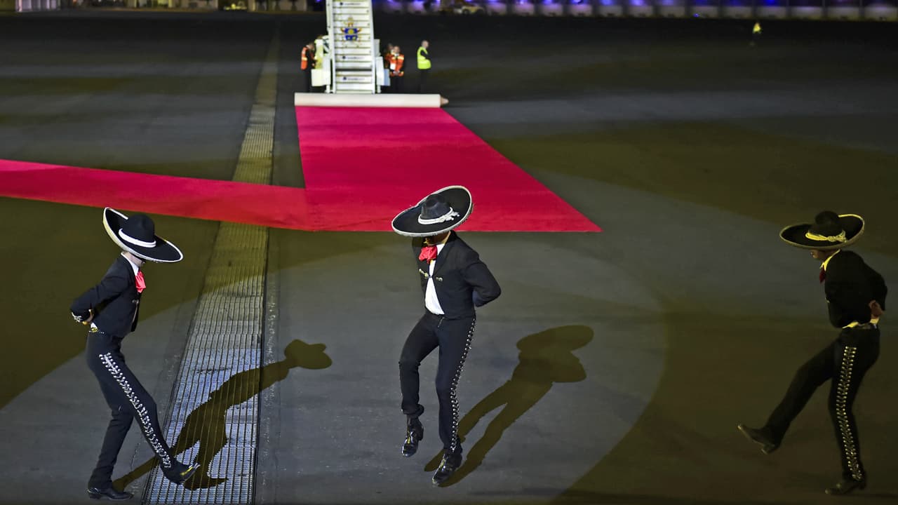 Los presentes en el aeropuerto también disfrutaron de estos símbolos mexicanos.
