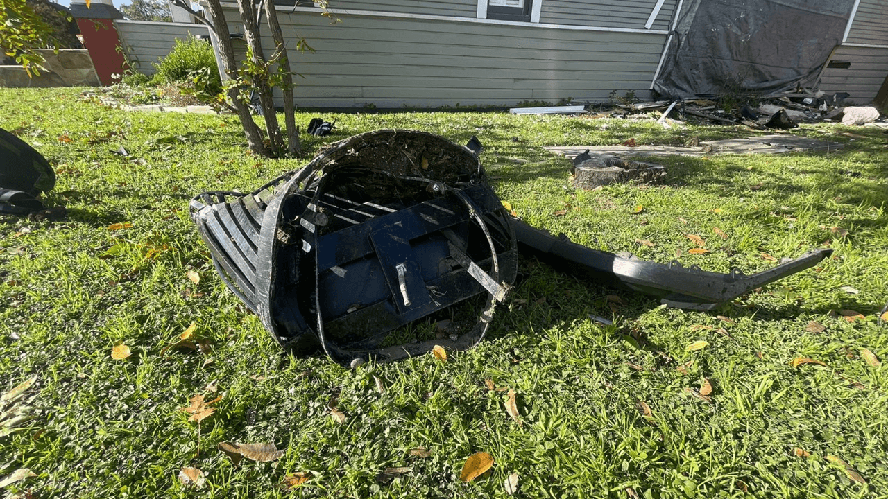 Autoridades están retirando los escombros que quedaron en la residencia.