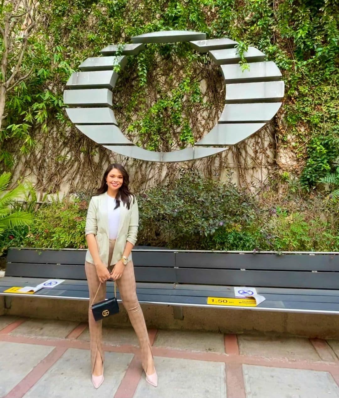 Ella recibirá un curso intensivo de comunicación en el Centro de Educación Artística (CEA) de Televisa y por lo mismo estará en la capital de ese país durante varias semanas.