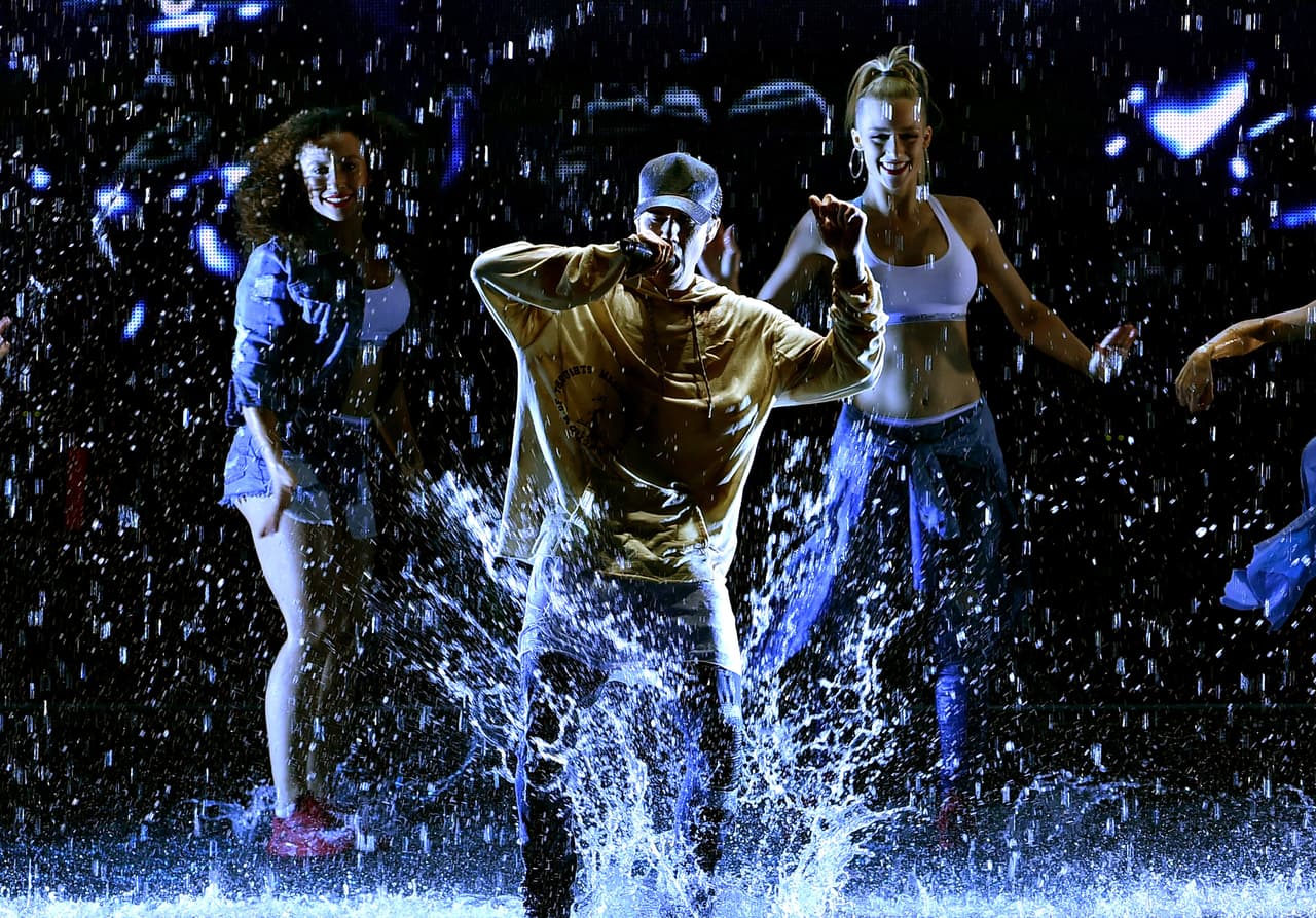 Y es que el coqueteo con canciones siguió cuando Justin interpretó 'Sorry'.