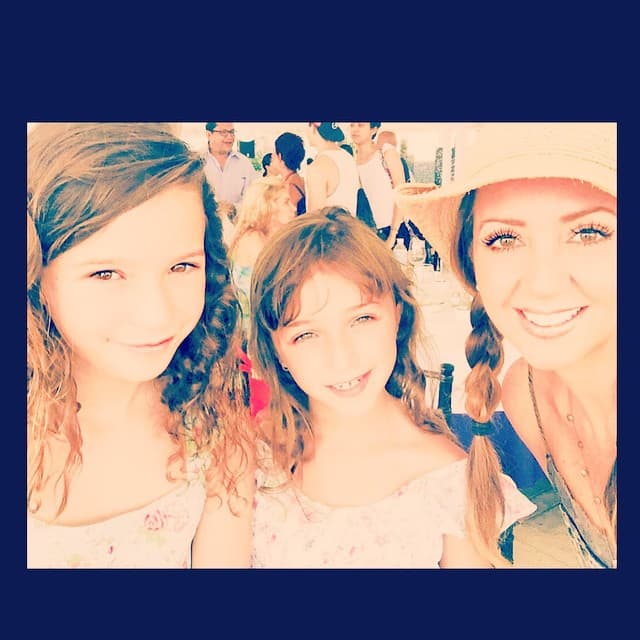 Por ahora la bella conductora y actriz no tiene que preocuparse pero ¡ah, que bondadosa es la genética!