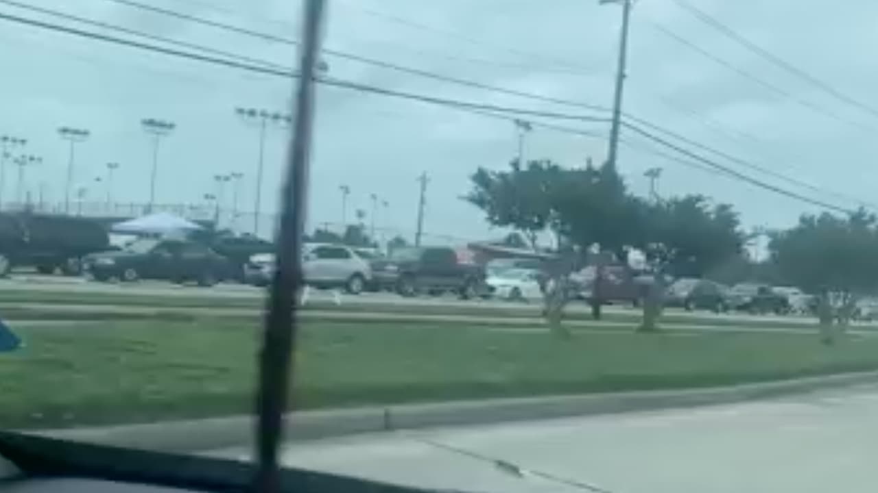 Los Centros para el Control y la Prevención de las Enfermedades (
<b><a href="https://espanol.cdc.gov/coronavirus/2019-ncov/symptoms-testing/testing.html" target="_blank">CDC</a></b>) recomiendan a las personas que tiene síntomas que se realicen el examen de detección de coronavirus.