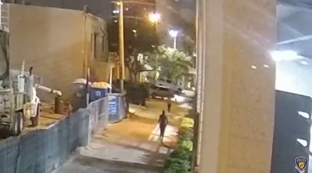 Policía busca a sospechoso captado en video intentando secuestrar a una mujer en Fort Lauderdale