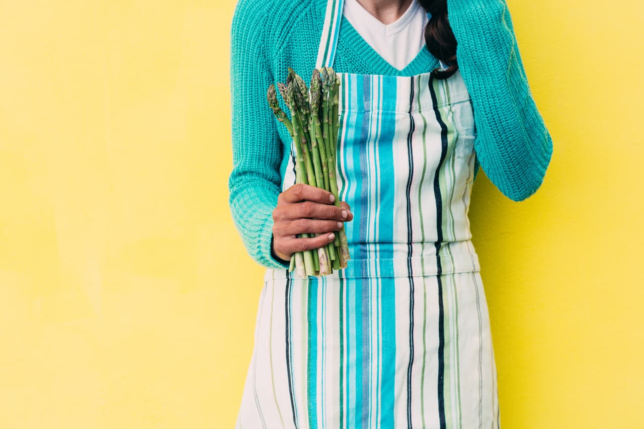 <b>La beca del Club de los Espárragos. </b>Hay hasta diez becas de $2,000 por semestre (hasta por cuatro semestres consecutivos) para estudiantes que quieran ser parte del Club de los Espárragos, fundado en 1990. Uno de los requisitos es que tengas el deseo de hacer una carrera en la industria minorista independiente de comestibles. Para obtener más información o para presentar una solicitud, visite el sitio web de National Grocers Organization.