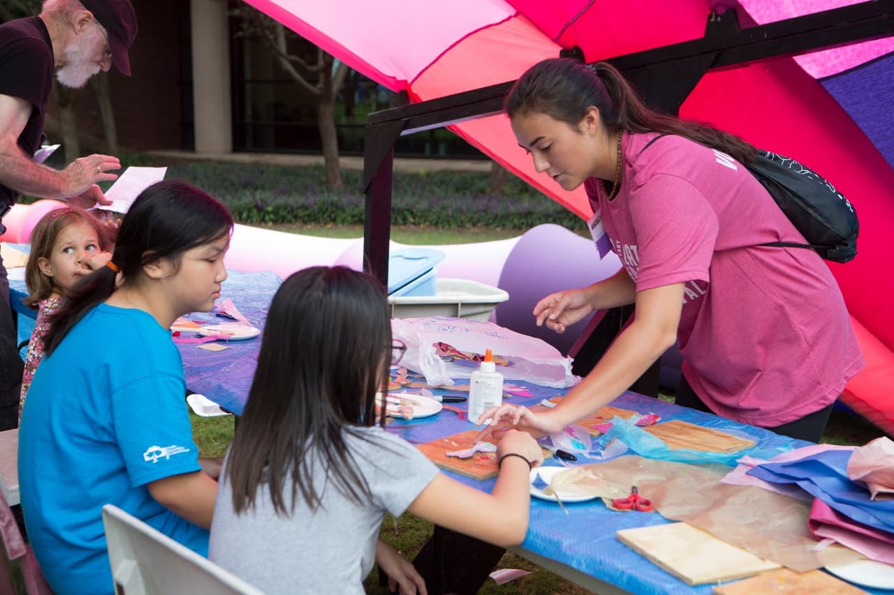 Los asistentes también pueden esperar entretenimiento en cuatro escenarios, deliciosa comida y varias actividades para los niños.