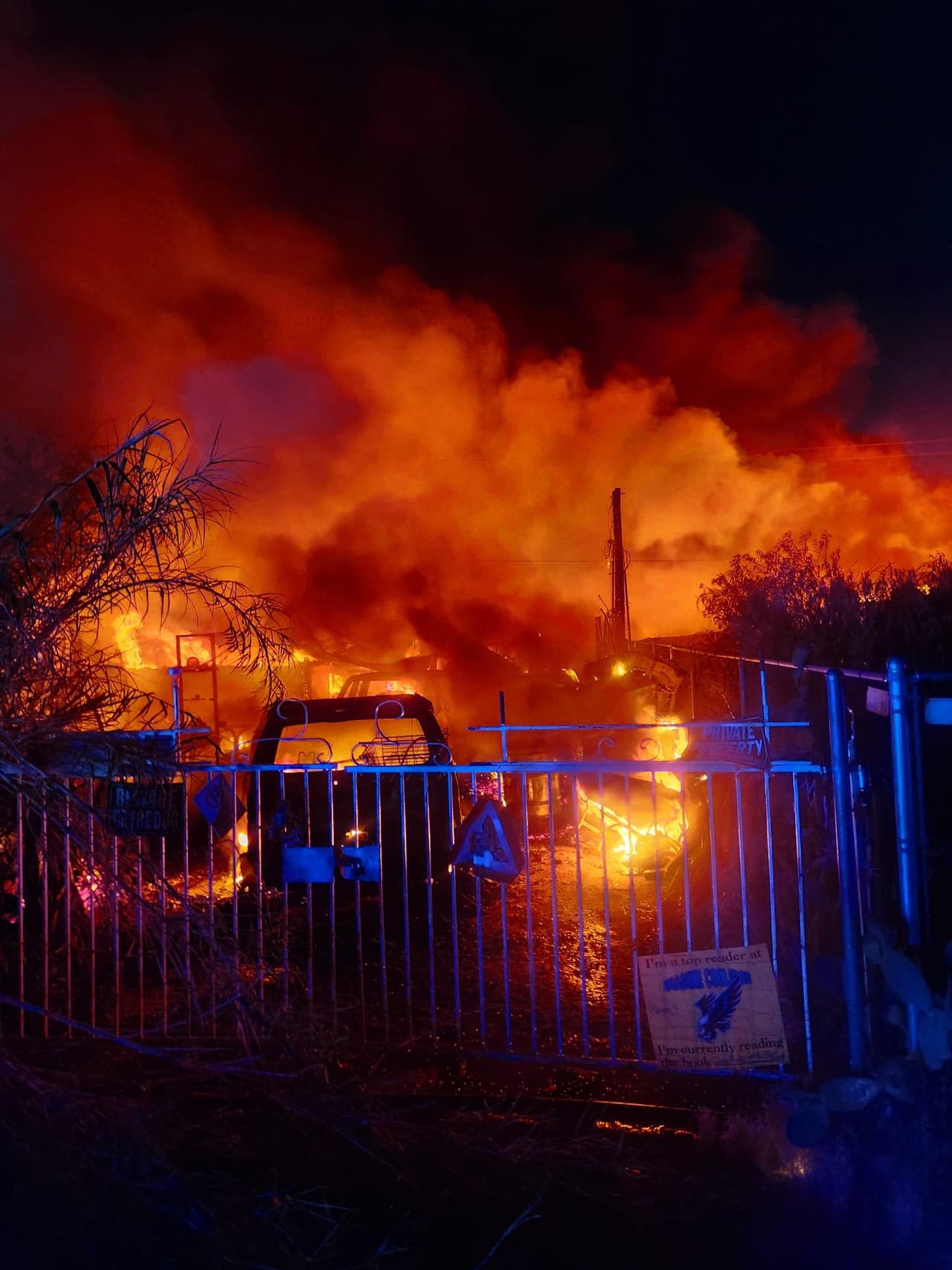 Los bomberos de Eloy respondieron ayudados por elementos de Regional, Casa Grande, Florence y Coolidge, así como de AMR y PCSO.