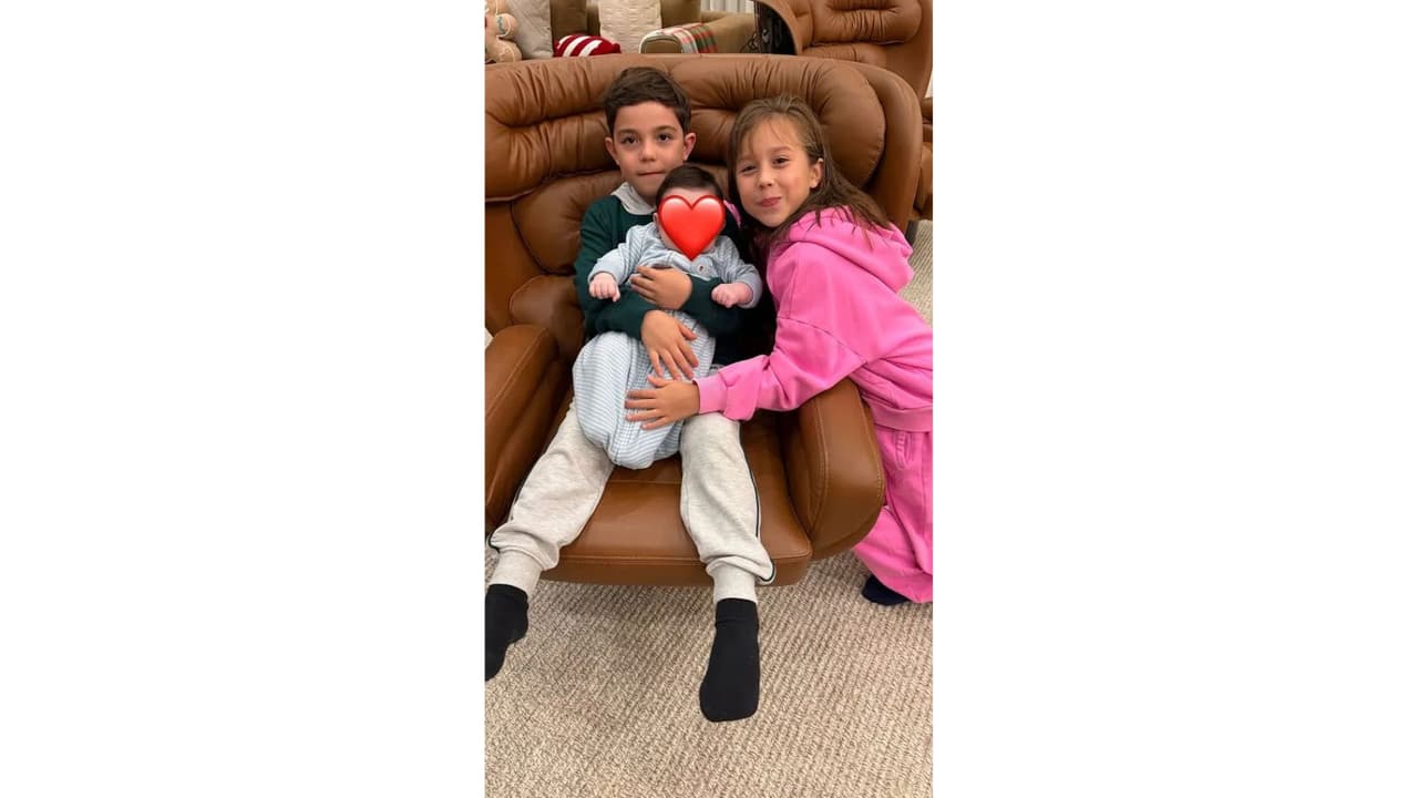 Así presumió 'Canelo' Álvarez a sus tres hijos menores.