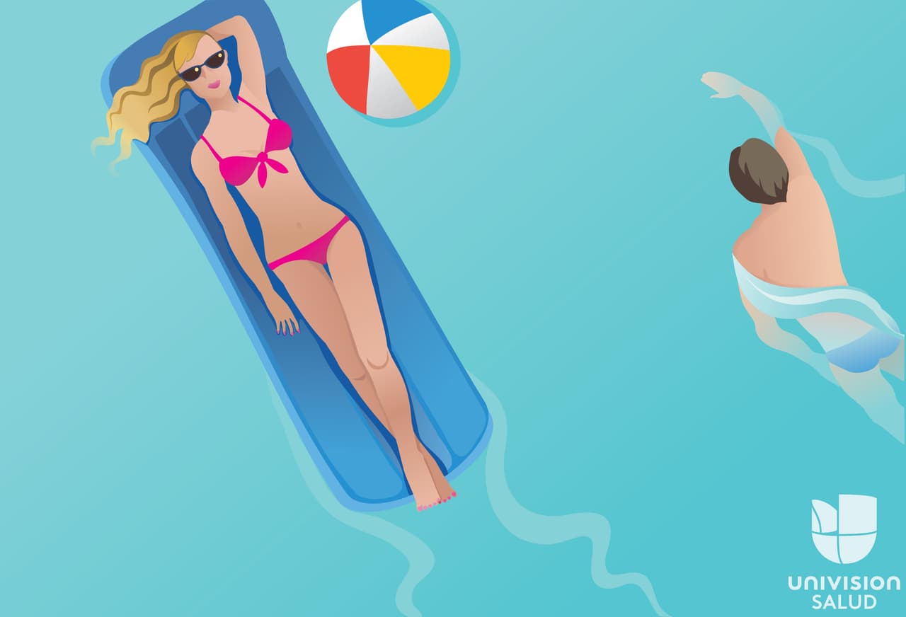 Revise el nivel de cloro libre y el pH antes de meterse al agua. En la mayoría de los grandes almacenes, ferreterías y tiendas de suministros para piscinas venden tiras reactivas que sirven para determinar si el pH y la concentración de cloro o de bromo libre son correctos.