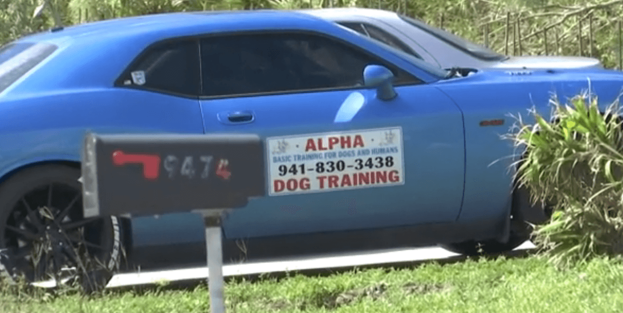 Luego, vio que su vecino es entrenador de perros y le pidió ayuda.
<br>