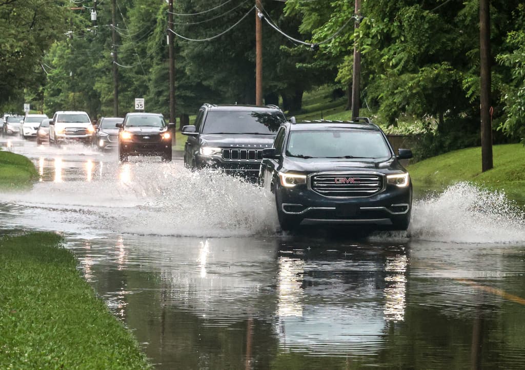 No es huracán, pero traerá lluvia: sistema del Golfo afectará a Florida este fin de semana